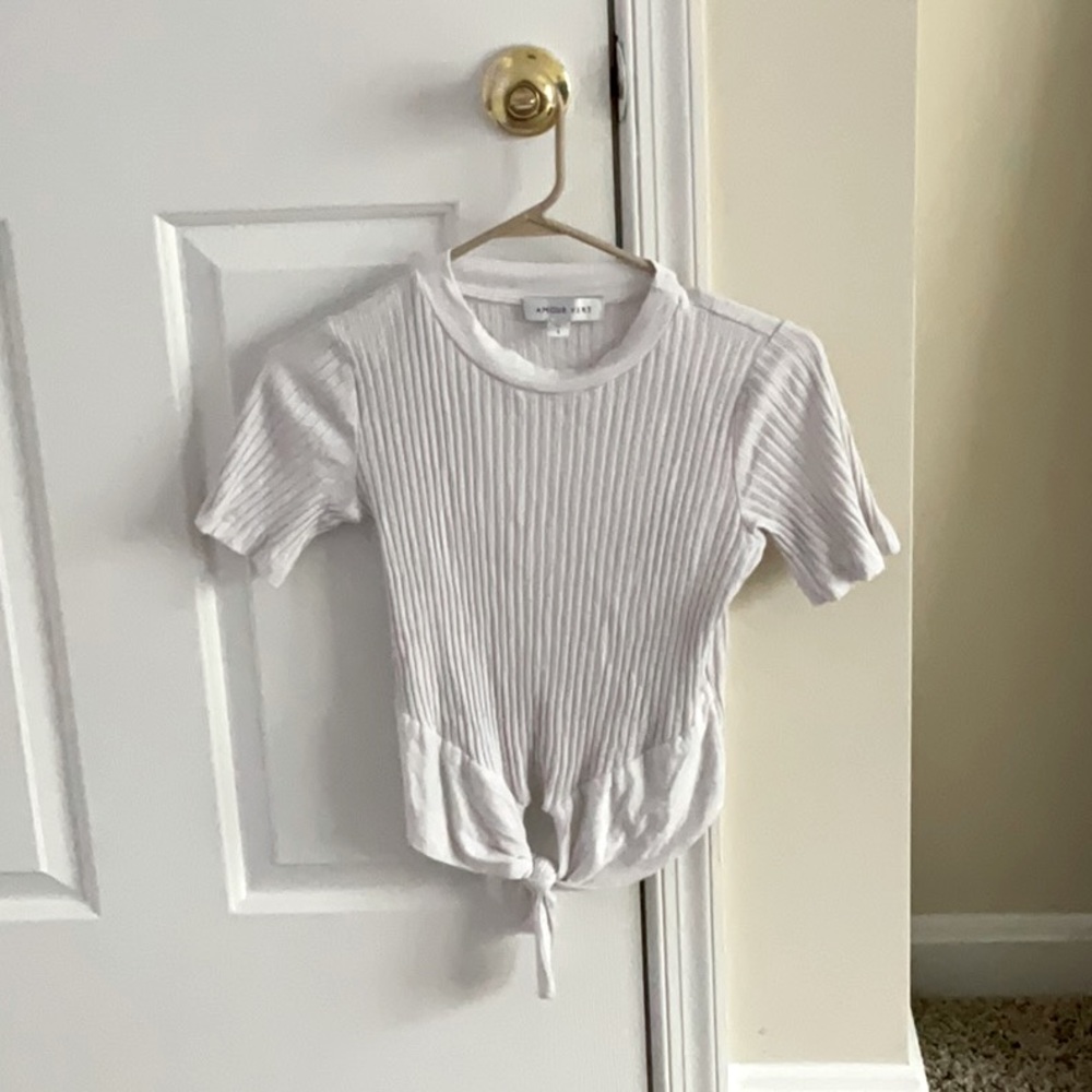 White short sleeve, BRAND: amour vert, shirt in size 5, flimsy.